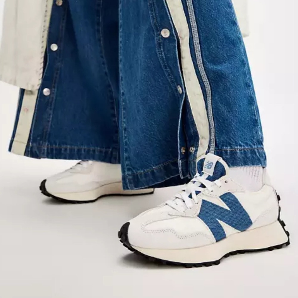 New Balance 327 Womens White Canvas Denim Size 5